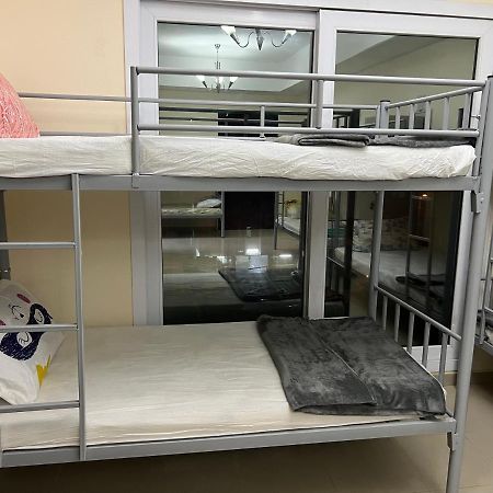 Grand Pearl Hostel For Boys Dubai Eksteriør billede