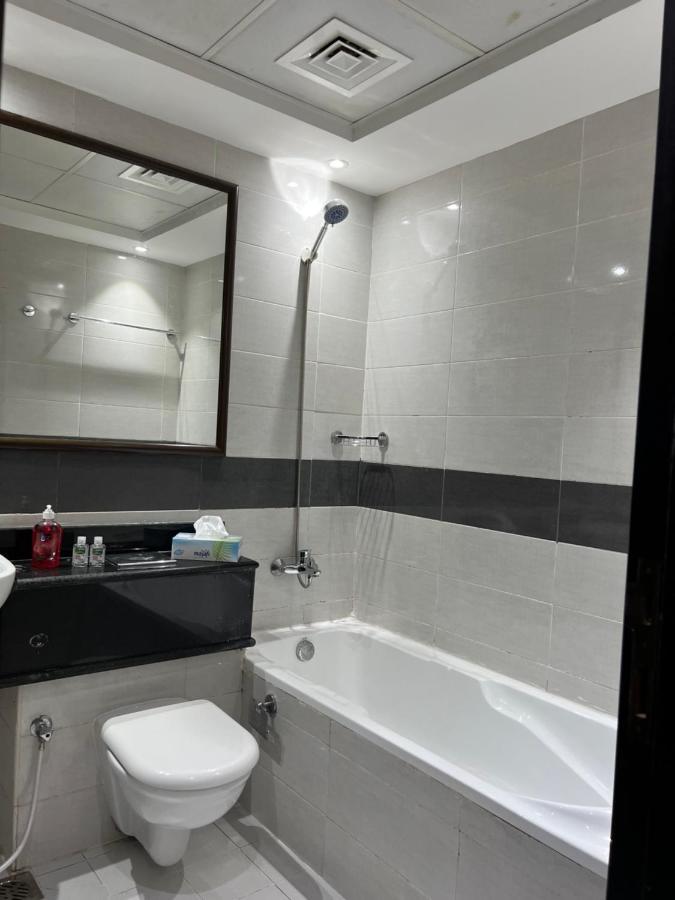 Grand Pearl Hostel For Boys Dubai Eksteriør billede