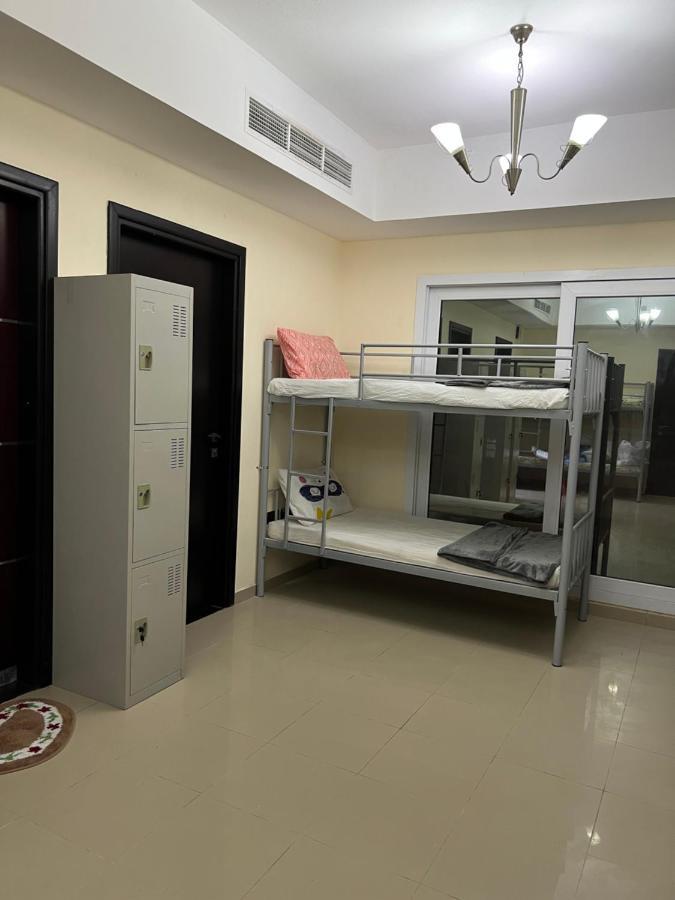 Grand Pearl Hostel For Boys Dubai Eksteriør billede