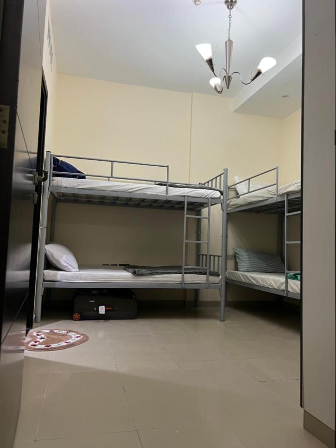 Grand Pearl Hostel For Boys Dubai Eksteriør billede