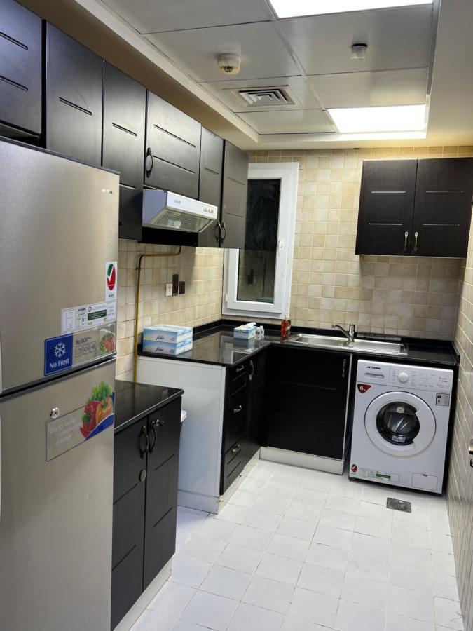 Grand Pearl Hostel For Boys Dubai Eksteriør billede